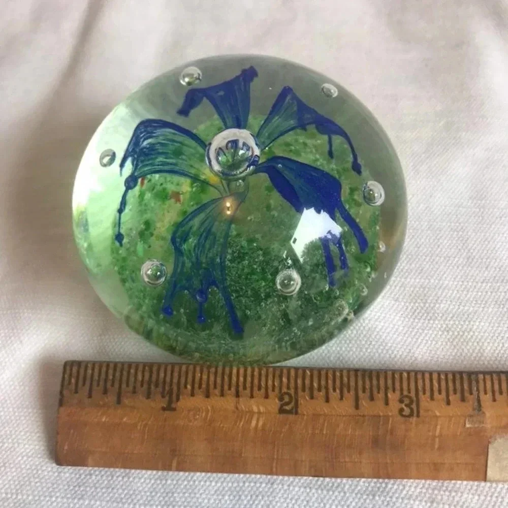 Beautiful artwork Glass Paperweight